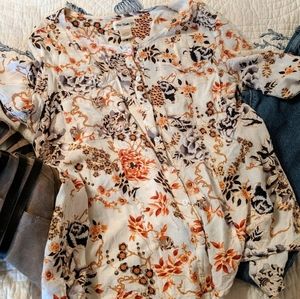✨3 for $20✨Floral button down